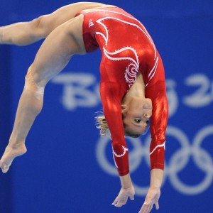 九游下载电脑版官网-托桑·埃夫布奥姆万成为NBA全球形象代表，埃托奥和布冯相视一笑