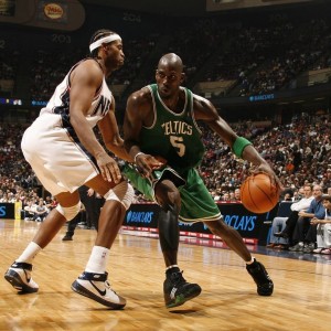 9游电竞站-城市夜空滑翔，飞越星空的极速体验